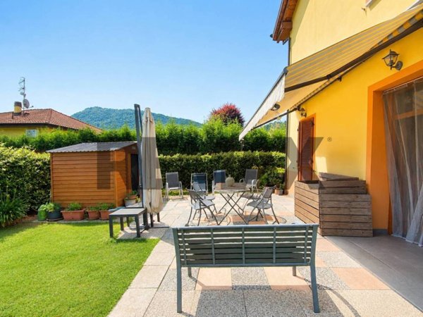 casa indipendente in vendita a San Bernardino Verbano in zona Santino