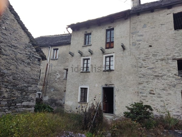 casa indipendente in vendita a Santa Maria Maggiore