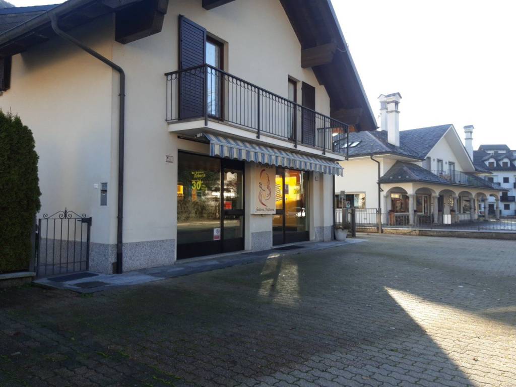 negozio in affitto a Santa Maria Maggiore