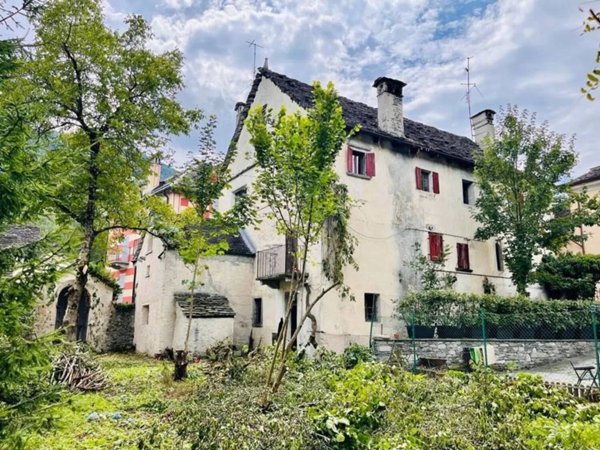 casa indipendente in vendita a Santa Maria Maggiore
