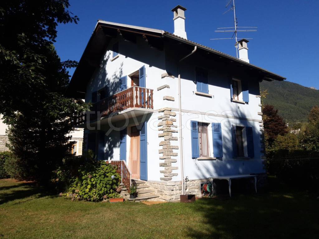 casa indipendente in vendita a Santa Maria Maggiore