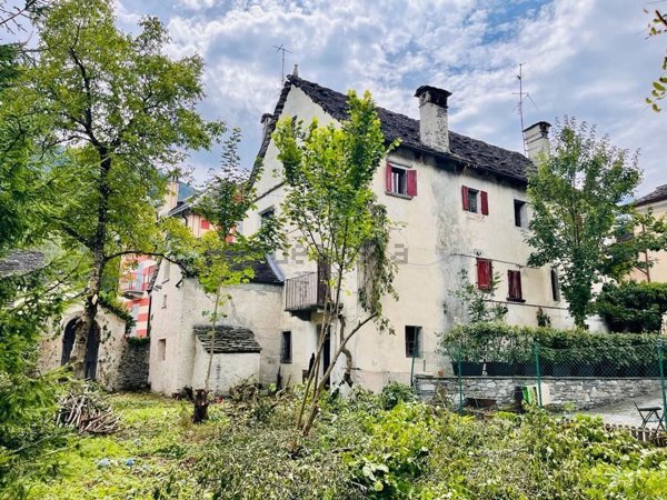 casa indipendente in vendita a Santa Maria Maggiore