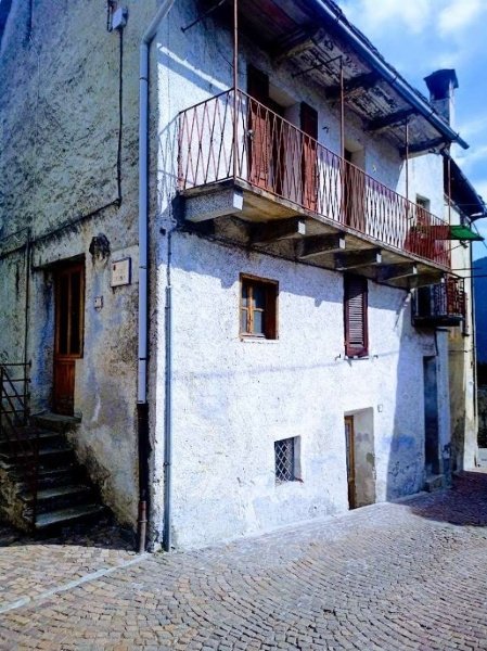 casa indipendente in vendita a Santa Maria Maggiore