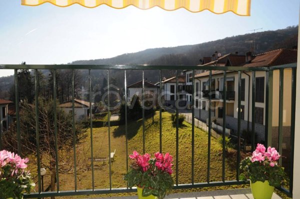 appartamento in vendita a Stresa in zona Carciano