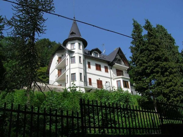 appartamento in vendita a Stresa in zona Alpino