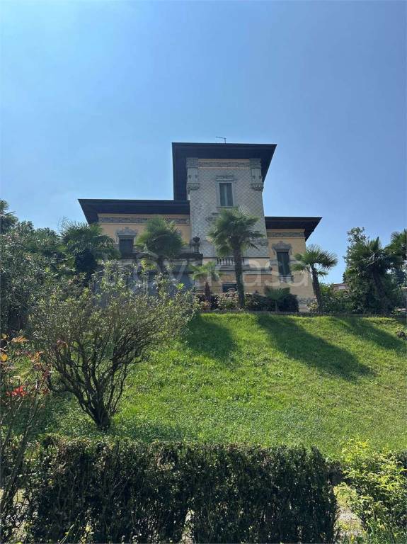 casa indipendente in vendita a Stresa