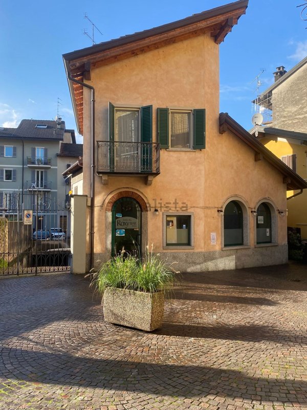 locale commerciale in vendita a Stresa