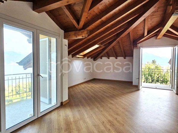 appartamento in vendita a Stresa in zona Vedasco