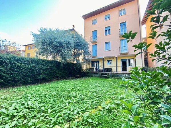 casa indipendente in vendita a Stresa