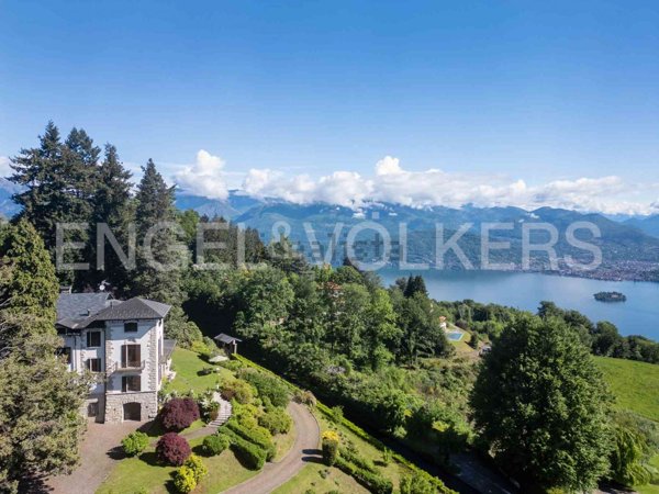 casa indipendente in vendita a Stresa in zona Mottarone