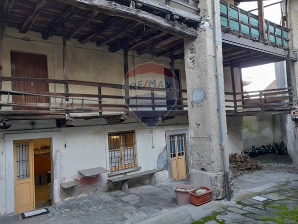 casa indipendente in vendita a Stresa in zona Brisino