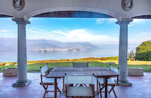 casa indipendente in vendita a Stresa