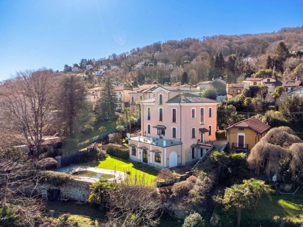casa indipendente in vendita a Stresa