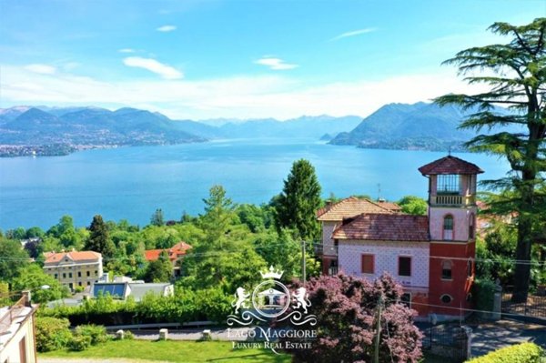 casa indipendente in vendita a Stresa in zona Vedasco
