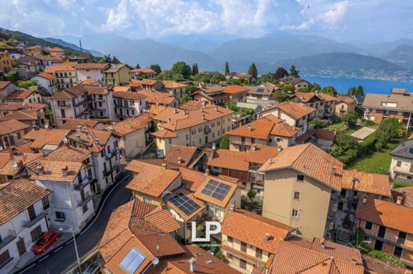 casa indipendente in vendita a Stresa in zona Levo