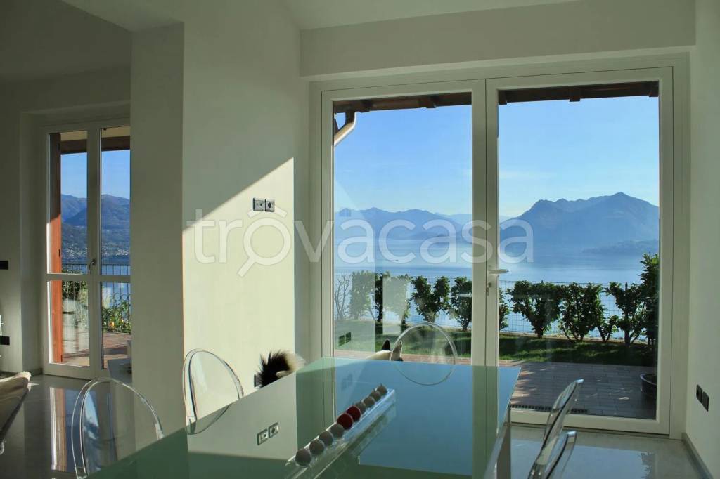 casa indipendente in vendita a Stresa in zona Someraro