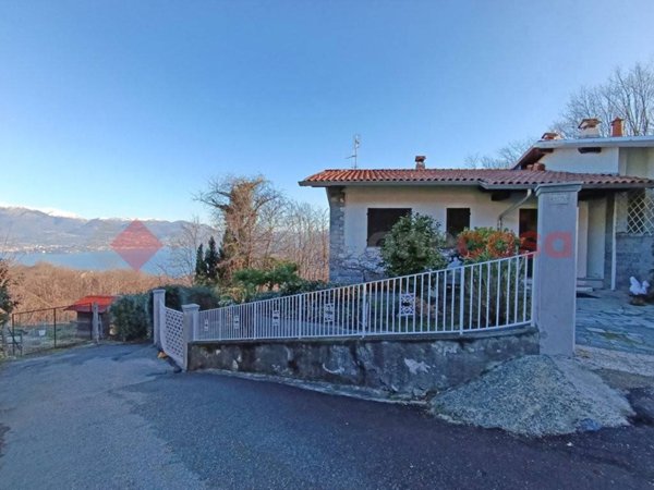 casa indipendente in vendita a Stresa in zona Magognino