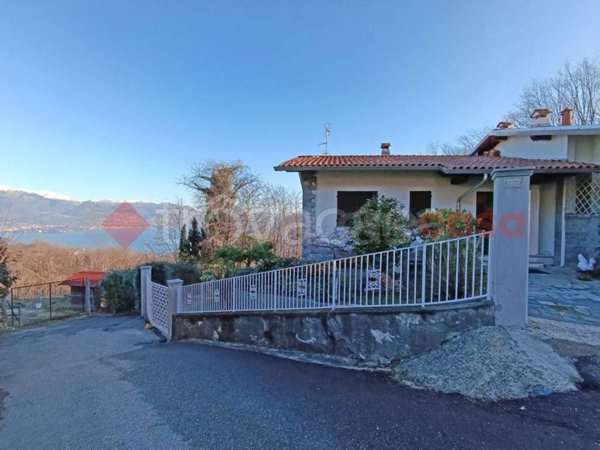 casa indipendente in vendita a Stresa in zona Magognino