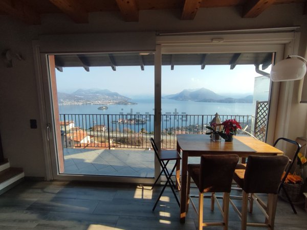 casa indipendente in vendita a Stresa