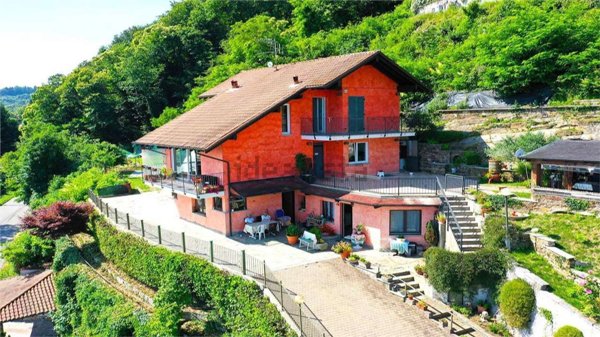 casa indipendente in vendita a Stresa