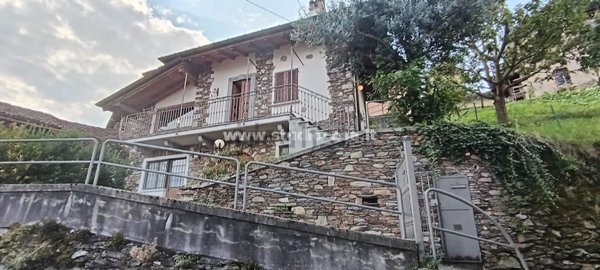casa indipendente in vendita a Stresa in zona Someraro