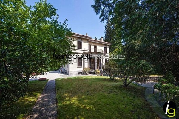 casa indipendente in vendita a Stresa