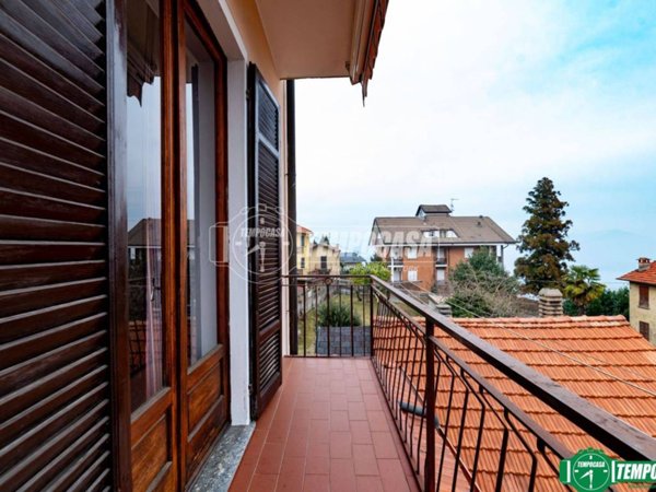 appartamento in vendita a Stresa in zona Levo