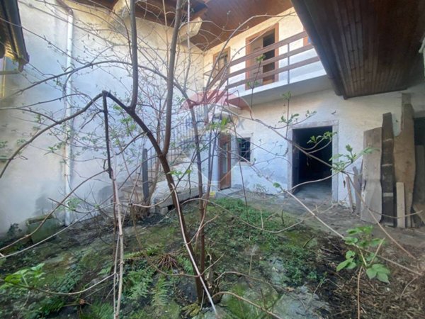 casa indipendente in vendita a Stresa in zona Someraro