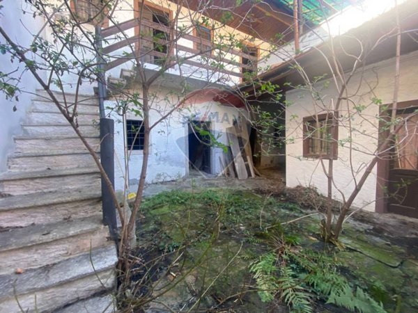 casa indipendente in vendita a Stresa in zona Someraro