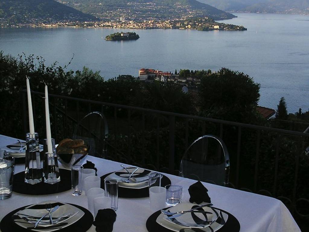 casa indipendente in vendita a Stresa in zona Someraro