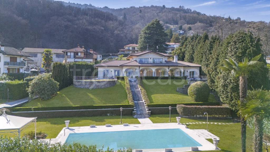 casa indipendente in vendita a Stresa