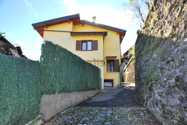 appartamento in vendita a Stresa in zona Magognino