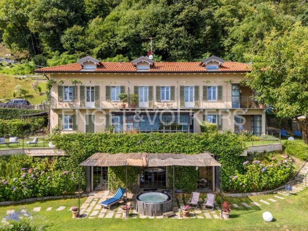 casa indipendente in vendita a Stresa in zona Alpino