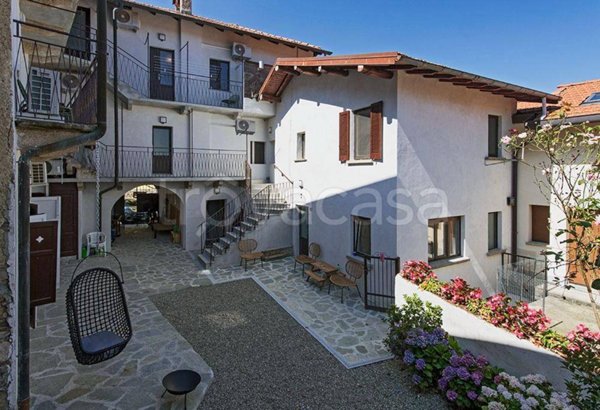 appartamento in vendita a Stresa in zona Levo