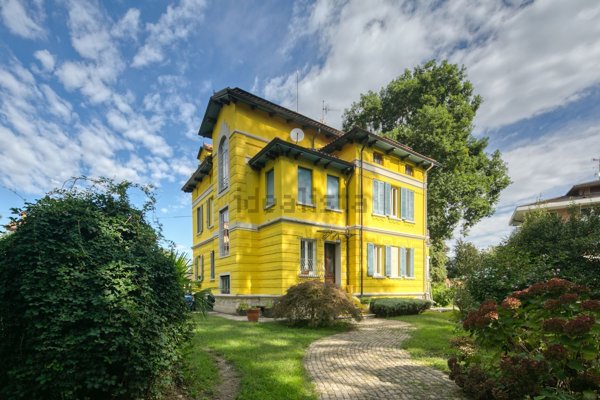 quadrivano in vendita a Stresa