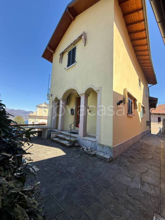 casa indipendente in vendita a Stresa