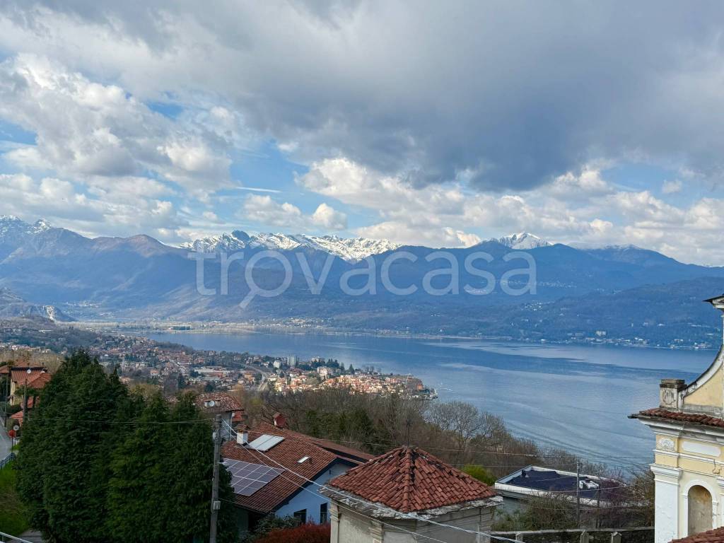 casa indipendente in vendita a Stresa