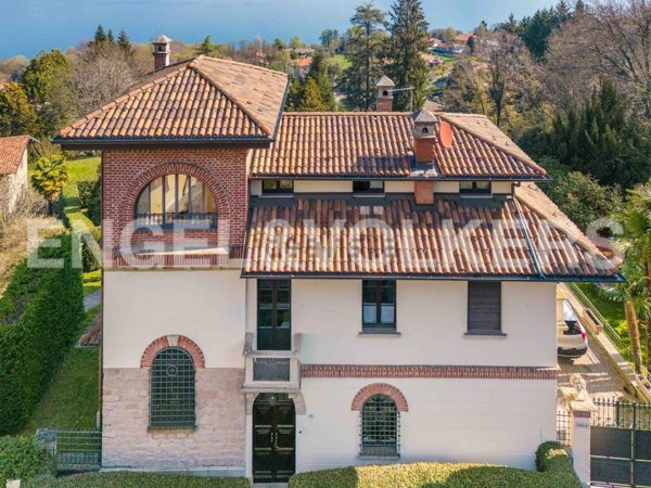 casa indipendente in vendita a Stresa in zona Alpino
