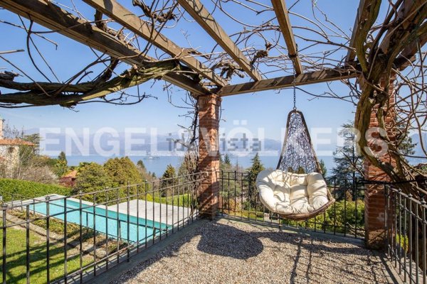 casa indipendente in vendita a Stresa in zona Alpino