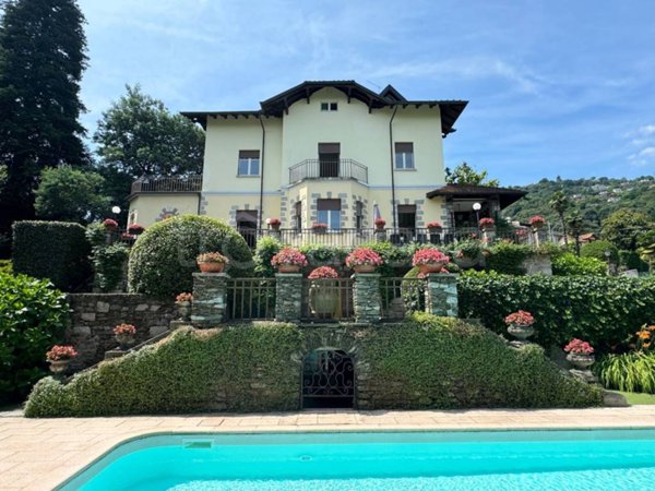 casa indipendente in vendita a Stresa in zona Alpino