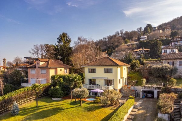 casa indipendente in vendita a Stresa