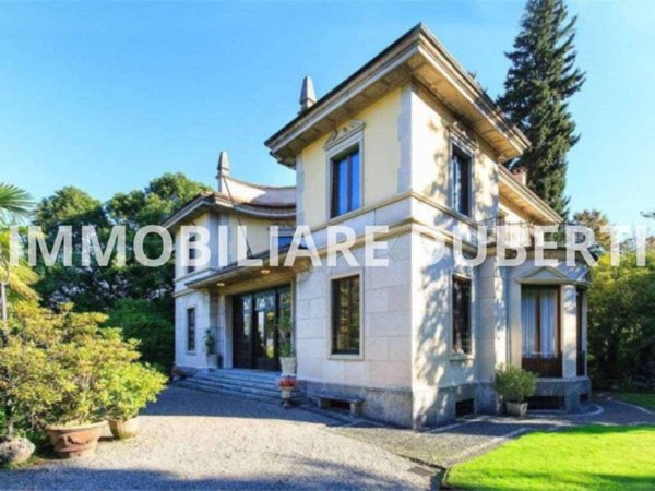 casa indipendente in vendita a Stresa