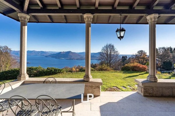 casa indipendente in vendita a Stresa