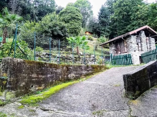 esavano in vendita a Stresa