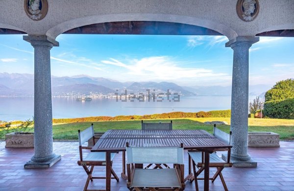 casa indipendente in vendita a Stresa