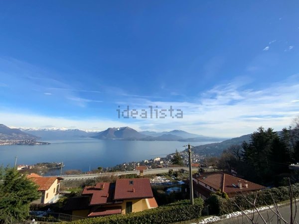 casa indipendente in vendita a Stresa in zona Someraro