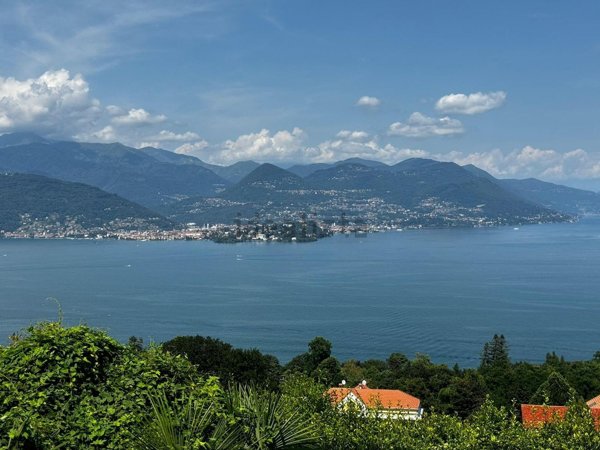 casa indipendente in vendita a Stresa