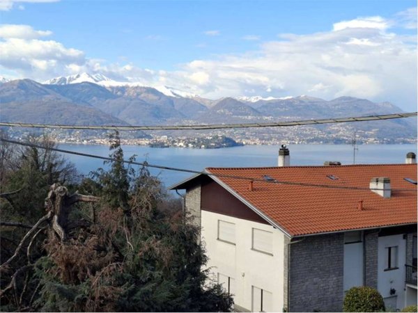 casa indipendente in vendita a Stresa