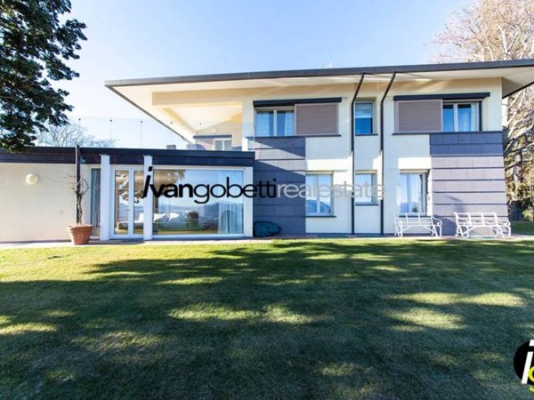 casa indipendente in vendita a Stresa