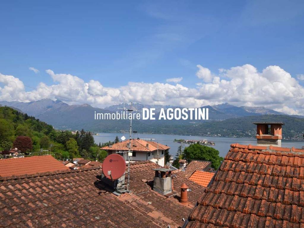 appartamento in vendita a Stresa in zona Carciano